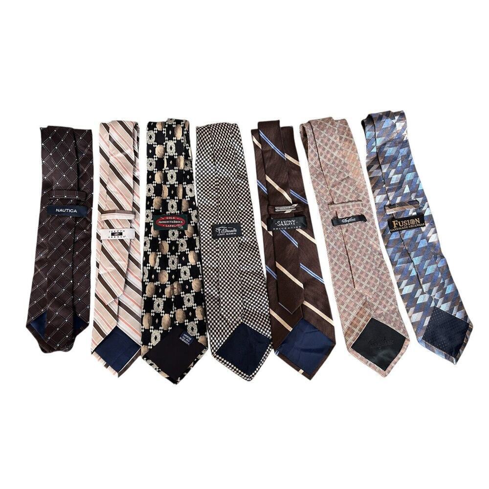 LOT OF 7 MENS SILK TIES-FAMOUS BRANDS-MIXED COLORS-SEE PHOTOS-IDEAL FOR GIFTING